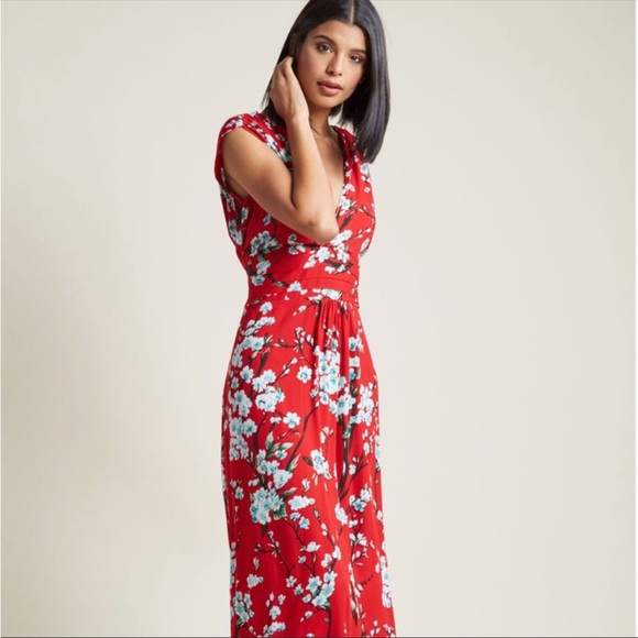 Feeling Serine maxi dress in ruby - Picture 2 of 8